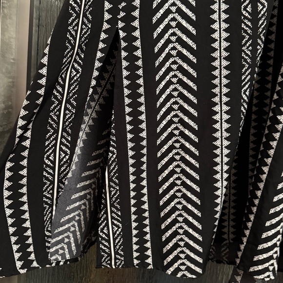 Black & White V-Neck Midi Dress with Elastic Waist - Picture 5 of 5